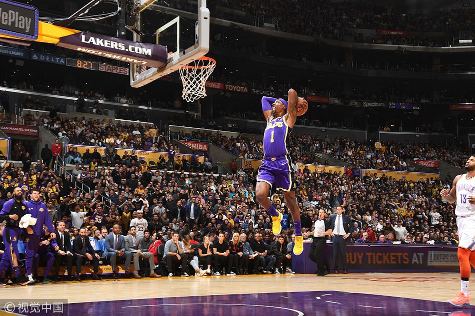 舞台并不总 舞台并不总